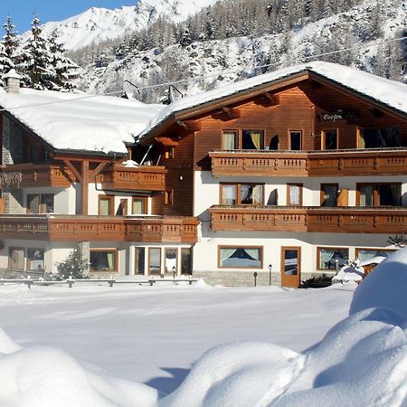 Hotel Bouton D'Or - コー​​ニュ エクステリア 写真