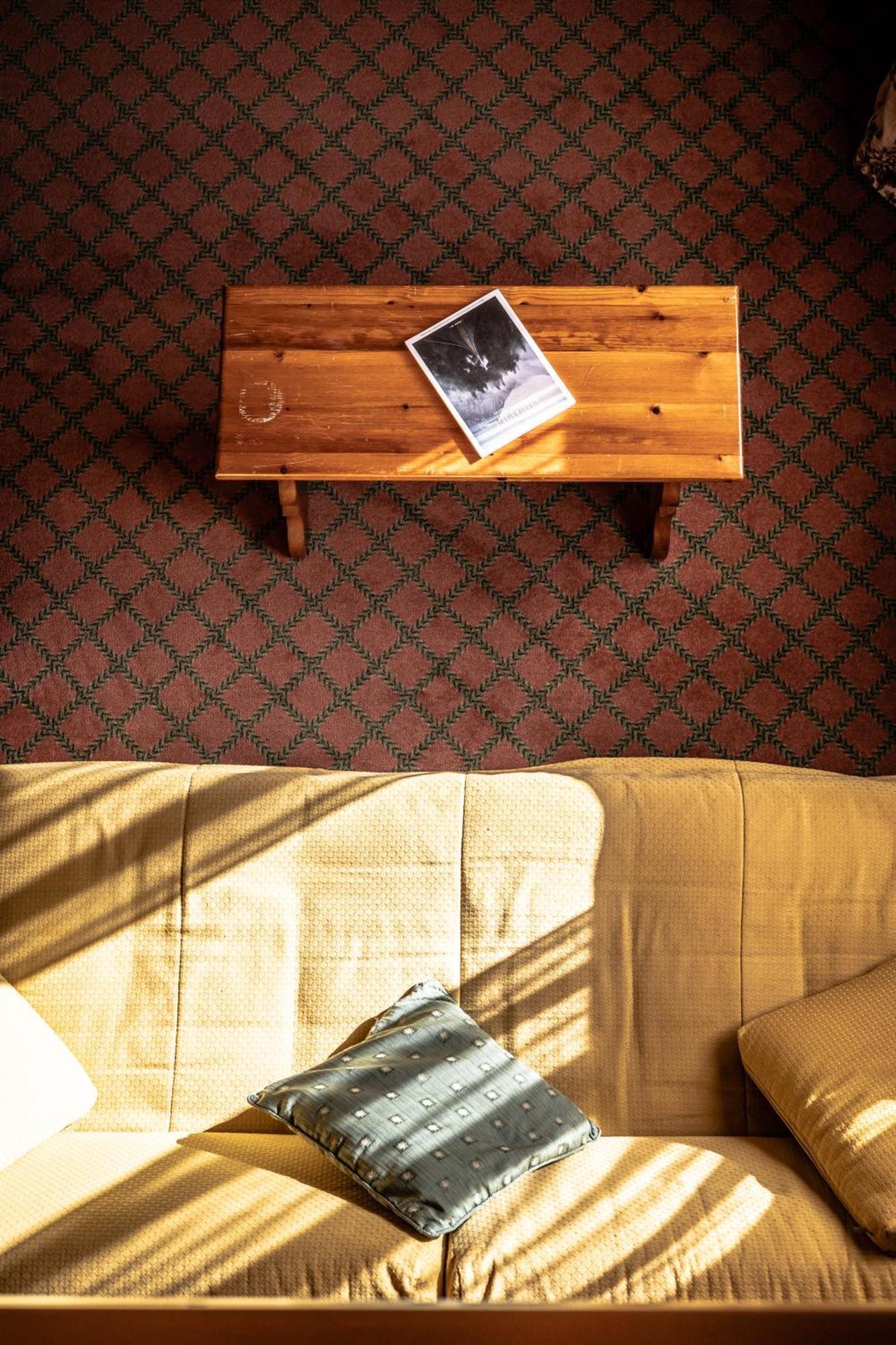 Hotel Bouton D'Or - コー​​ニュ エクステリア 写真