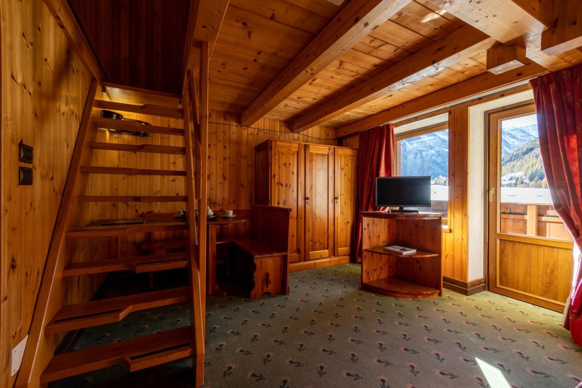 Hotel Bouton D'Or - コー​​ニュ エクステリア 写真